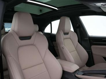 Porsche Macan 4S — photo 31