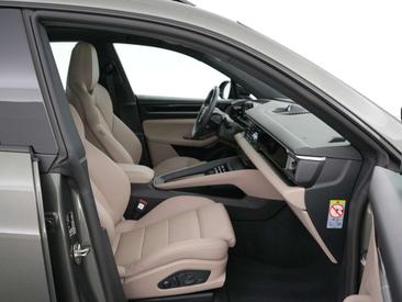 Porsche Macan 4S — photo 32