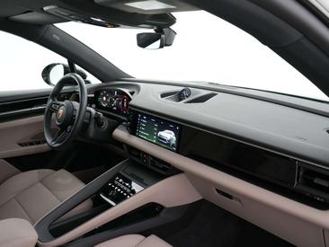 Porsche Macan 4S — photo 33