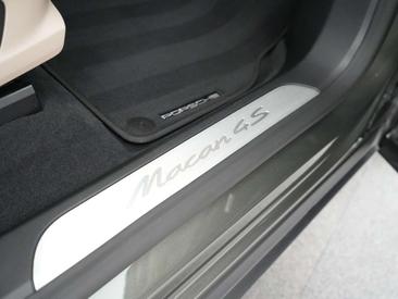 Porsche Macan 4S — photo 34