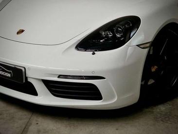 Porsche 718 Spyder — photo 14