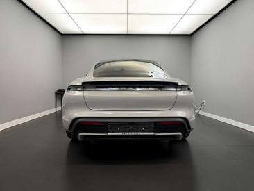 Porsche Taycan Turbo — photo 6