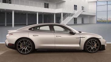 Porsche Taycan Turbo — photo 3