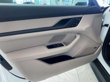 Porsche Taycan 4S — photo 8