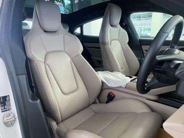 Porsche Taycan 4S — photo 10