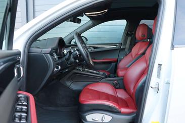 Porsche Macan Electrique T — photo 14