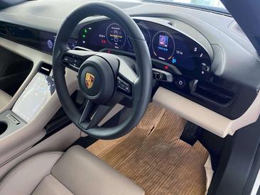 Porsche Taycan 4S — photo 11