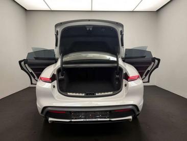 Porsche Taycan Turbo — photo 14