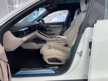 Porsche Taycan 4S — photo 13