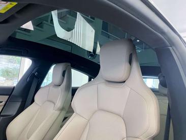 Porsche Taycan 4S — photo 14