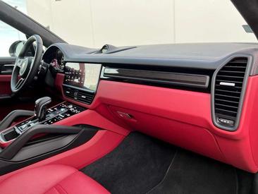 Porsche Cayenne III Turbo — photo 9