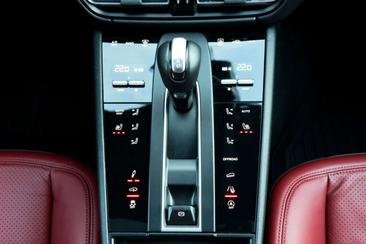 Porsche Macan Electrique T — photo 21