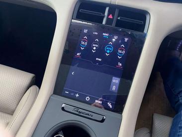 Porsche Taycan 4S — photo 21