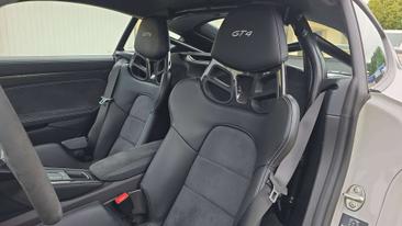 Porsche 718 GT4 GT4 — photo 8