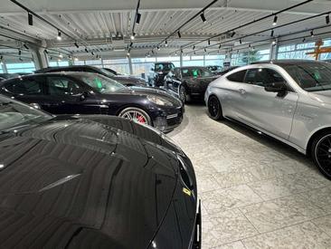 Porsche Macan S — photo 19