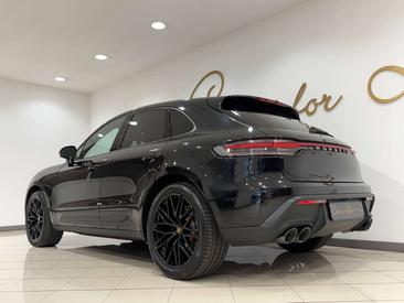 Porsche Macan Base — photo 12