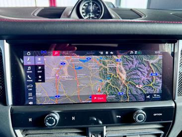 Porsche Macan Electrique GTS — photo 13