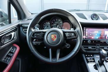 Porsche Macan Electrique T — photo 28