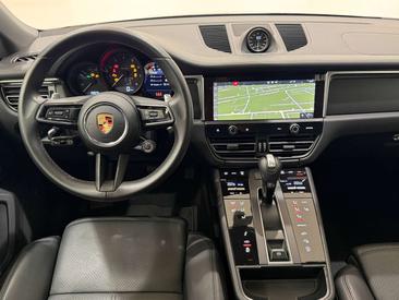 Porsche Macan Base — photo 19