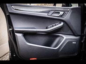 Porsche Macan S — photo 8