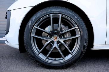 Porsche Macan Electrique T — photo 37