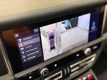 Porsche Macan Base — photo 24