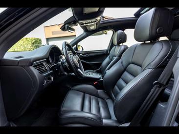 Porsche Macan S — photo 10