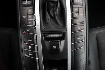 Porsche Macan Electrique — photo 30