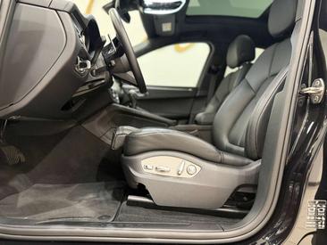 Porsche Macan Base — photo 26