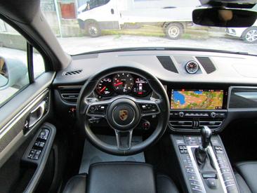 Porsche Macan Electrique S — photo 14
