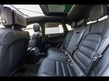 Porsche Macan S — photo 12