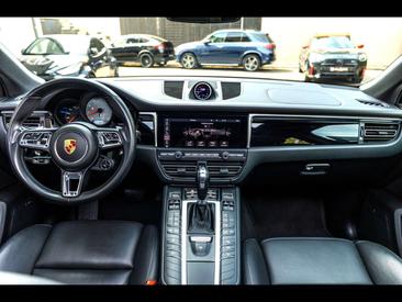 Porsche Macan S — photo 13