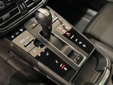 Porsche Macan Base — photo 29