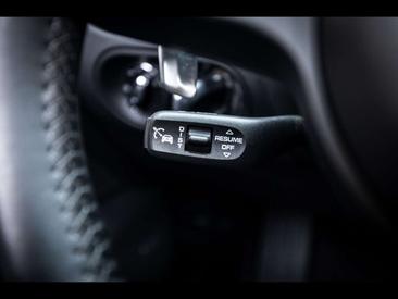 Porsche Macan S — photo 19