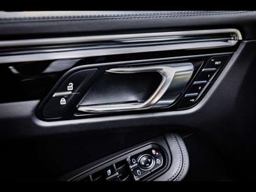 Porsche Macan S — photo 20
