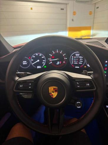 Porsche Carrera GT — photo 7