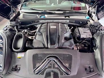 Porsche Macan Electrique GTS — photo 39