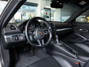Porsche 718 Cayman — photo 9