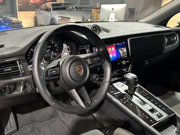 Porsche Macan Electrique GTS — photo 9