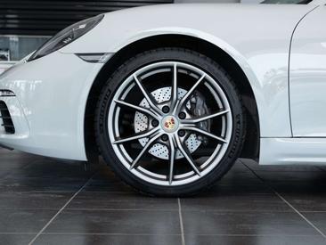 Porsche 718 Cayman — photo 14
