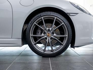 Porsche 718 Cayman — photo 20