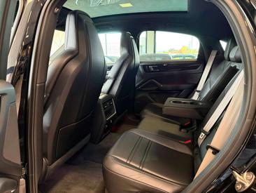 Porsche Cayenne III — photo 14
