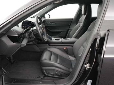 Porsche Taycan — photo 11