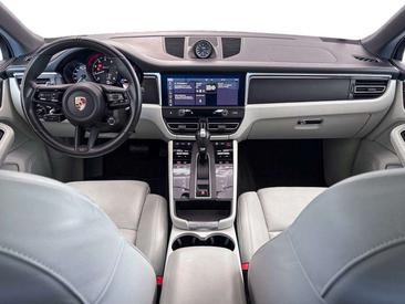 Porsche Macan Electrique Base — photo 9