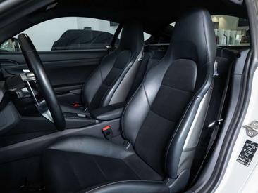 Porsche 718 Cayman — photo 23