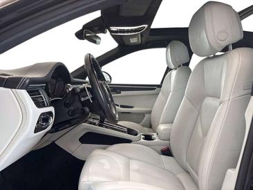 Porsche Macan Electrique Base — photo 10