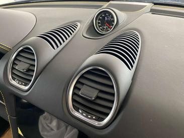 Porsche 718 Boxster GTS — photo 13