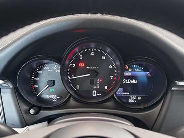 Porsche Macan Electrique Base — photo 13