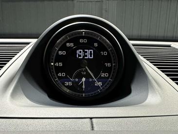 Porsche Macan Electrique GTS — photo 16