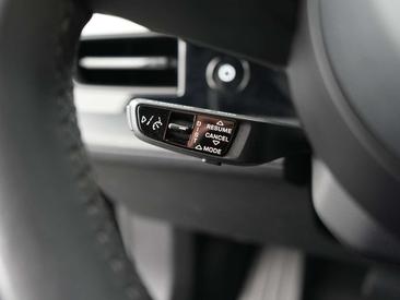 Porsche Taycan — photo 17
